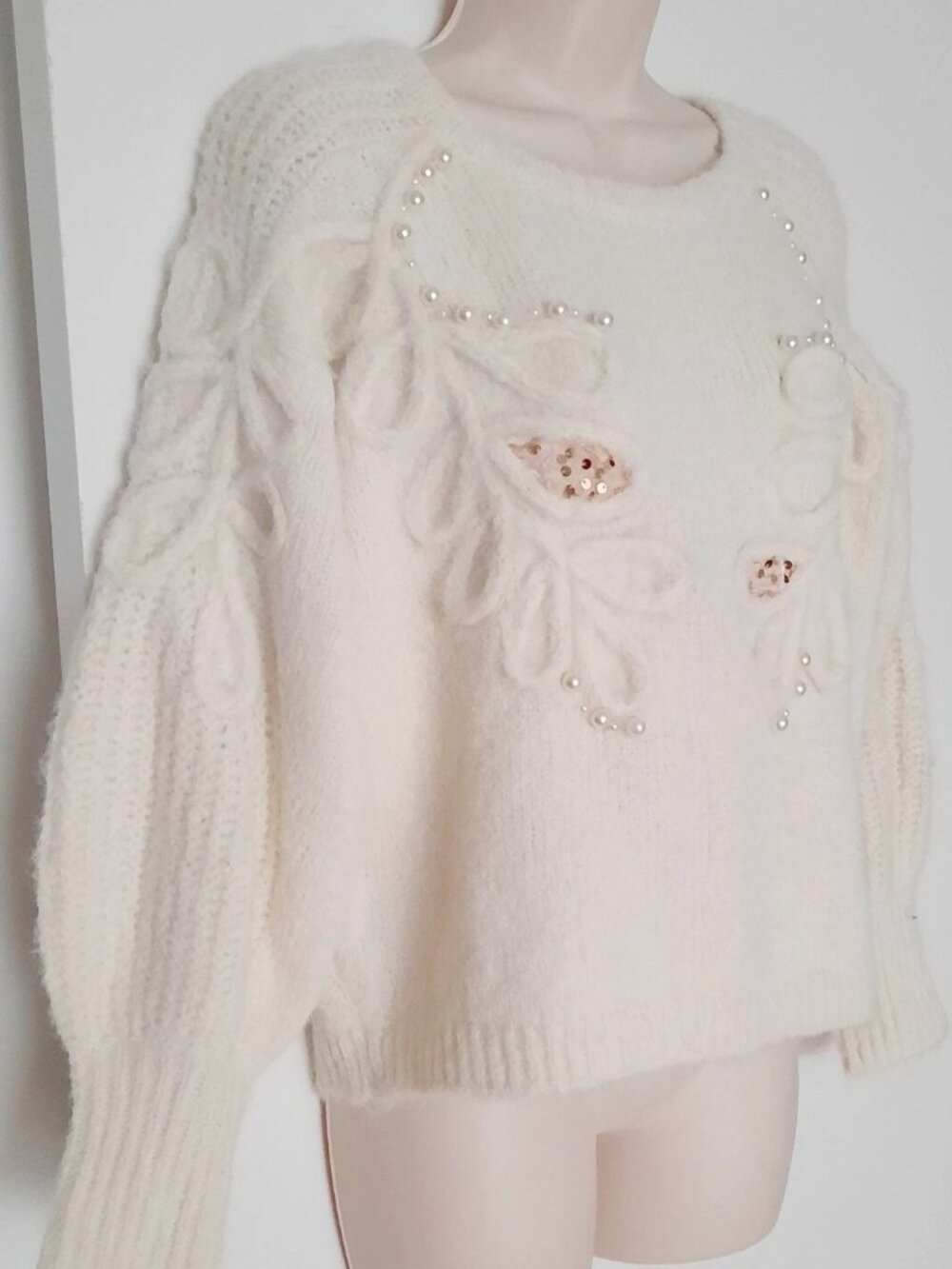 L/C Lizette Collection Cozy Beaded Sweater Pullover Beige Size M NWT
